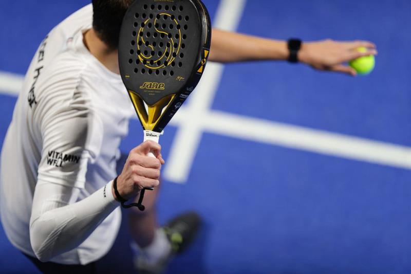 Padel, come evitare gli infortuni