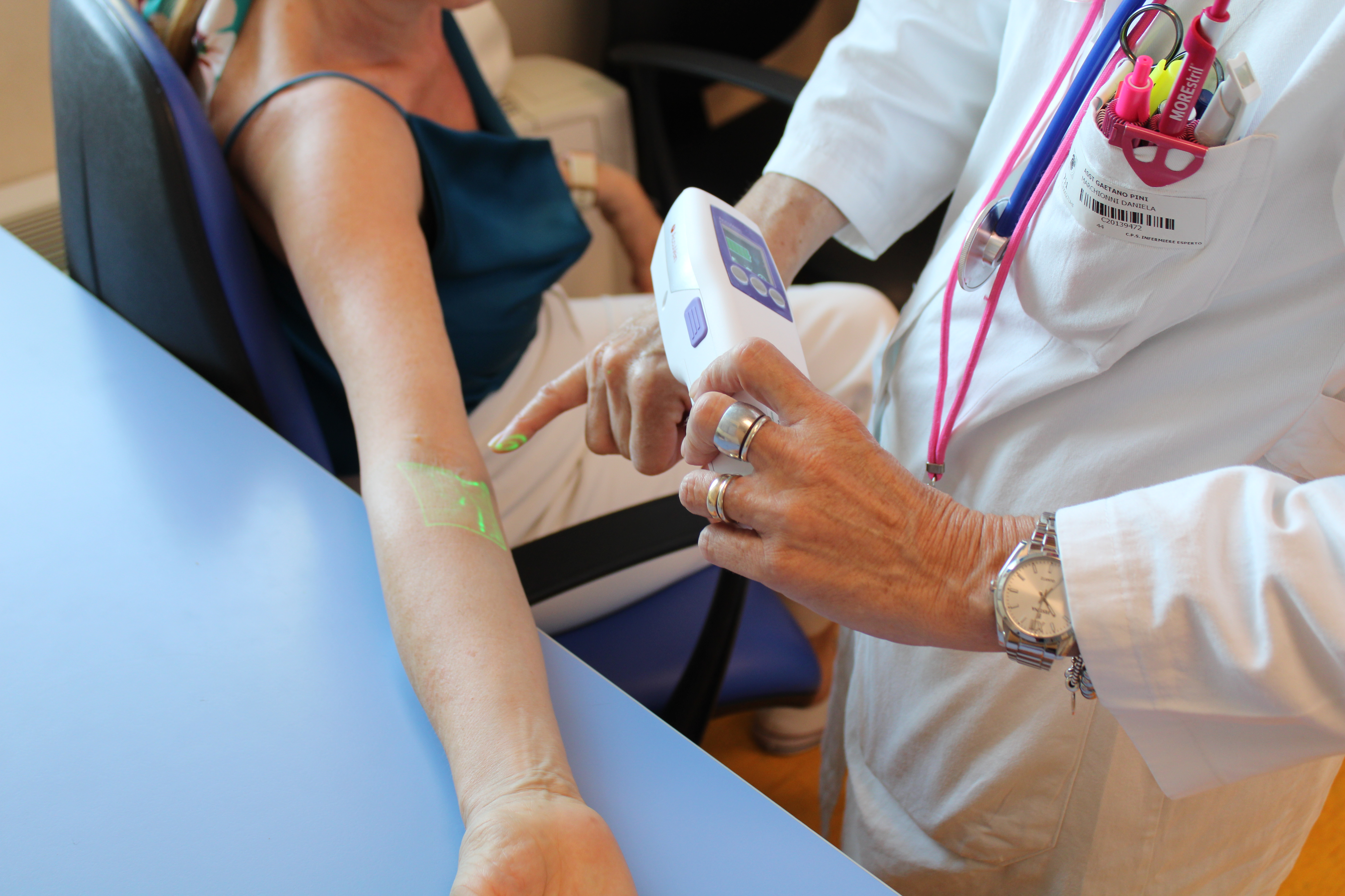 Un rilevatore di vene per la Reumatologia, il regalo di Alomar ODV per l'ASST Gaetano Pini-CTO