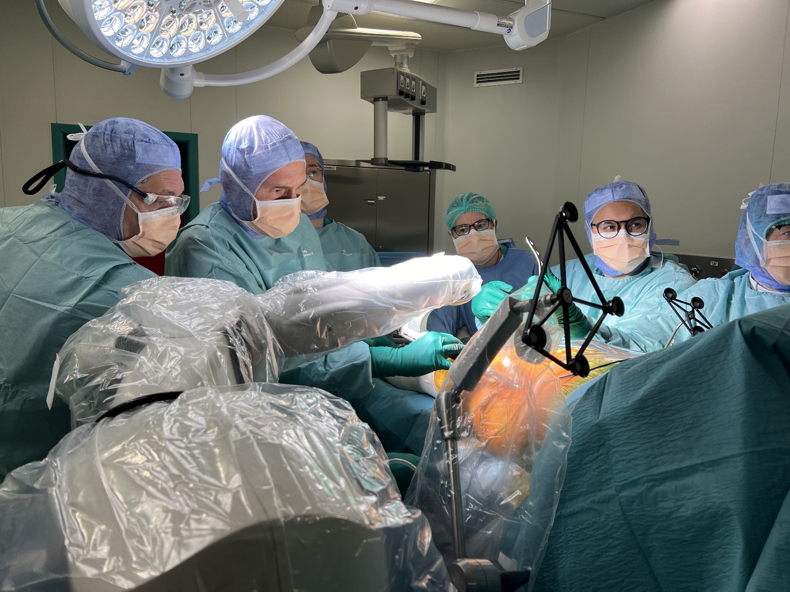 LA TECNOLOGIA ROBOTICA A SUPPORTO DELLA CHIRURGIA PROTESICA DELL’ANCA